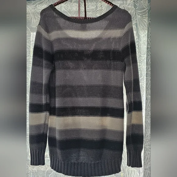 Womens Roxy Sweater - Picture 2 of 4